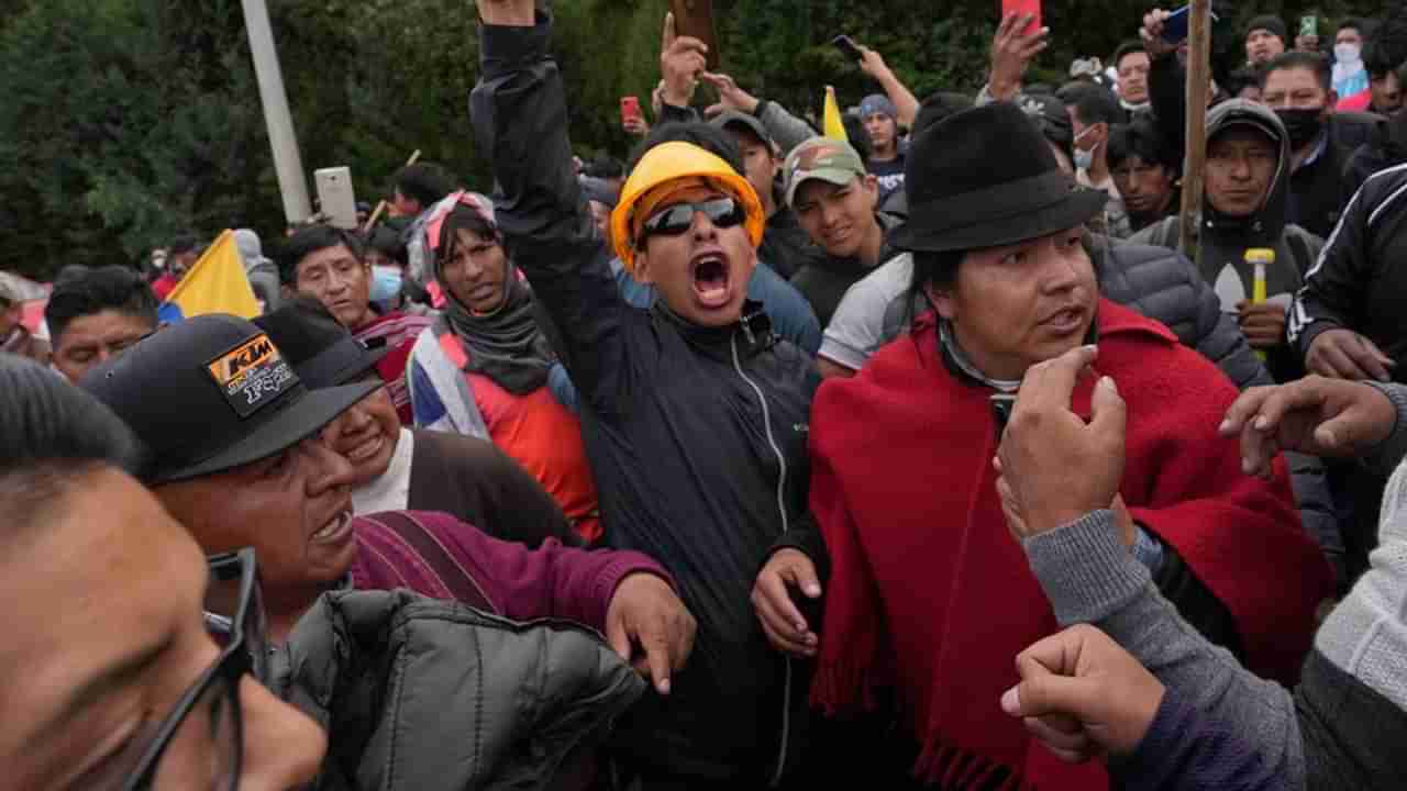 Ecuador Protests: హింసాత్మకంగా నిరసనలు.. ప్రజా తిరుగుబాటుతో అట్టుడుకుతున్న ఈక్వెడార్