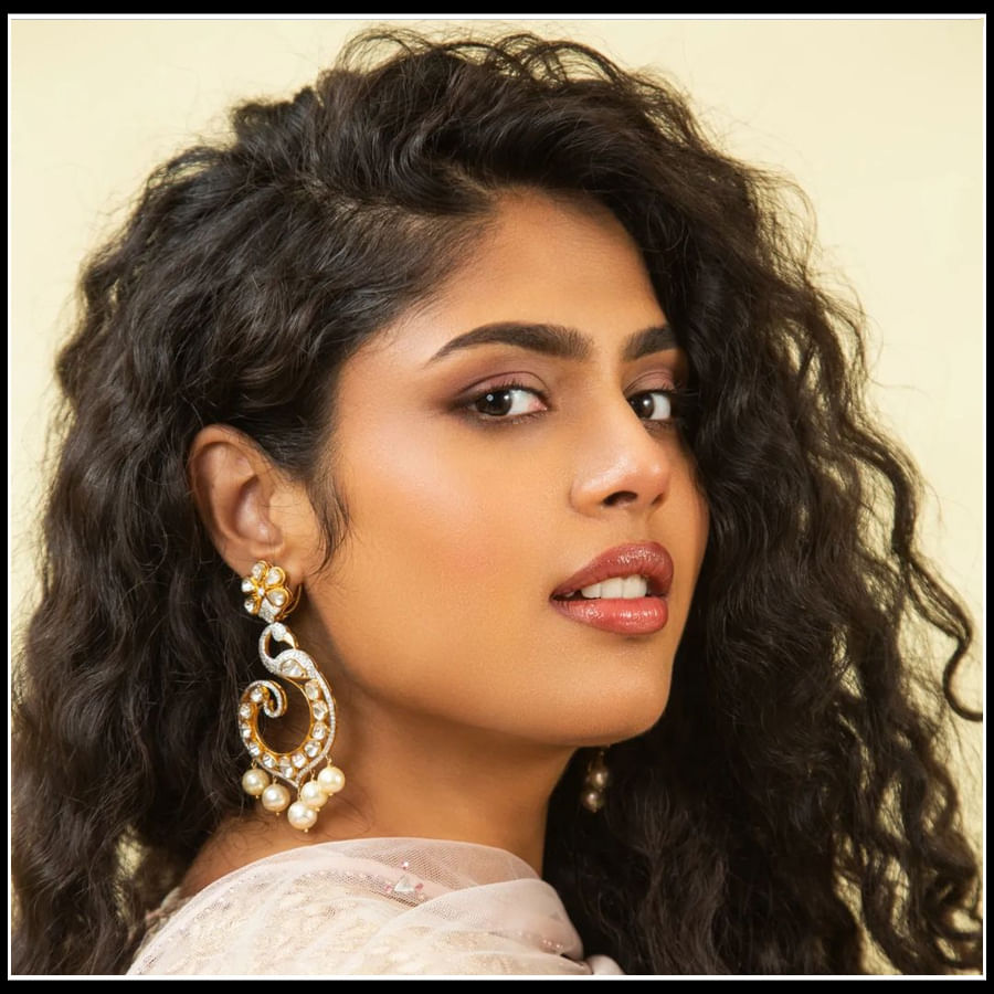 Faria Abdullah : చిట్టి అందానికి ఫిదా అవుతున్న కుర్రాళ్ళు.. ఎట్రాక్ట్ చేస్తున్న 'ఫరియా అబ్దుల్లా' ఫొటోస్..