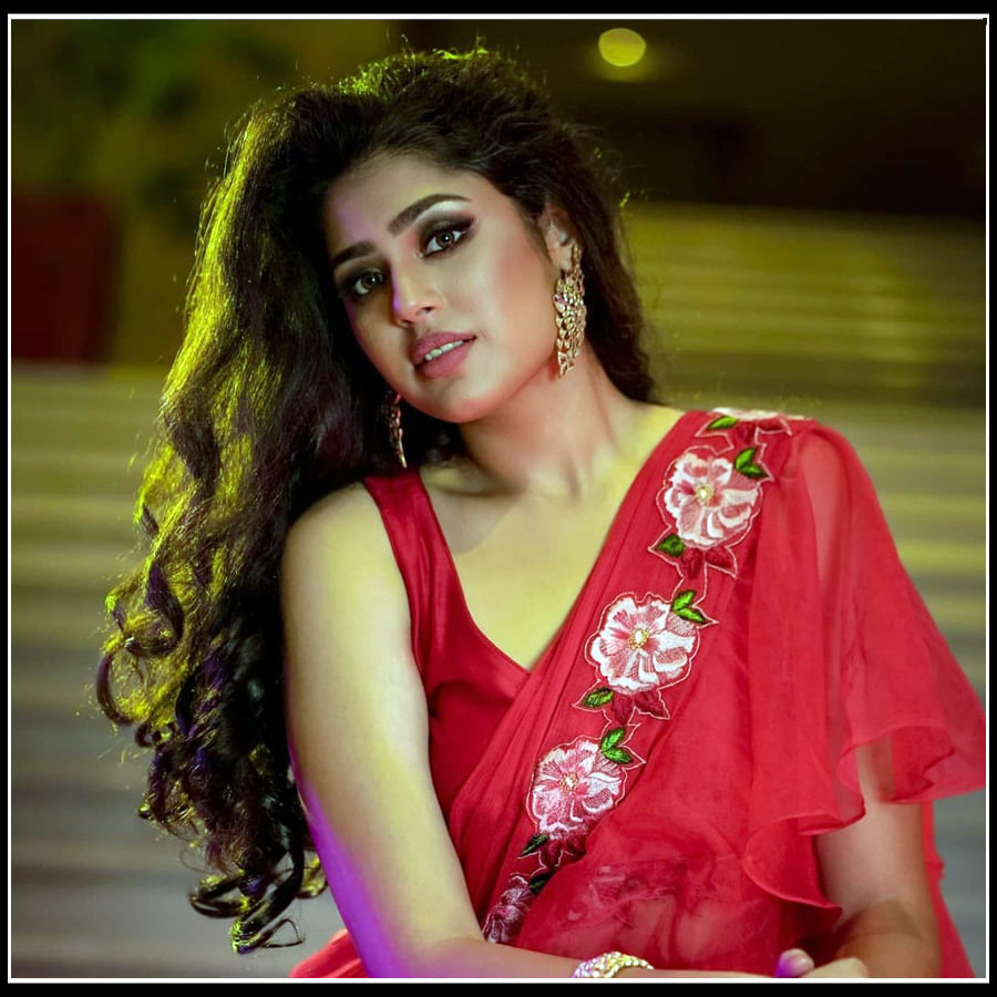 Faria Abdullah : చిట్టి అందానికి ఫిదా అవుతున్న కుర్రాళ్ళు.. ఎట్రాక్ట్ చేస్తున్న 'ఫరియా అబ్దుల్లా' ఫొటోస్..