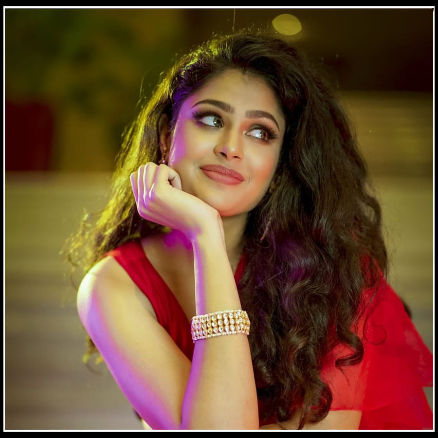 Faria Abdullah : చిట్టి అందానికి ఫిదా అవుతున్న కుర్రాళ్ళు.. ఎట్రాక్ట్ చేస్తున్న 'ఫరియా అబ్దుల్లా' ఫొటోస్..