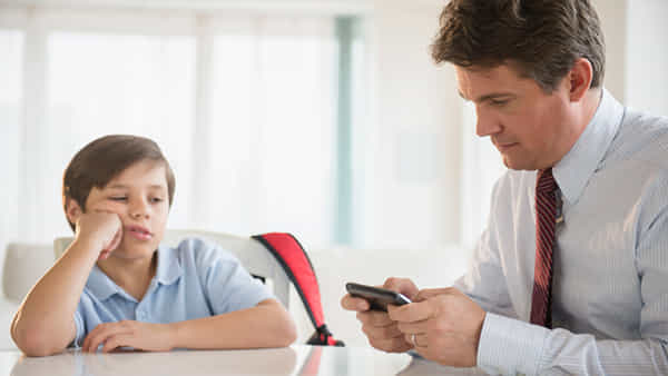 Child Care: నాన్నలూ.. పిల్లలతో ఎక్కువ సమయం గడపడం లేదా.? అయితే మీరు ఈ విషయాలు తెలుసుకోవాల్సిందే..