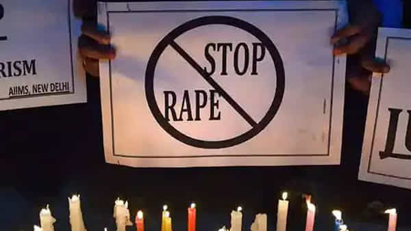 Crime News: నర్సుపై గ్యాంగ్రేప్.. కారులో తీసుకెళ్లి, మద్యం తాగించి మరీ దారుణం..