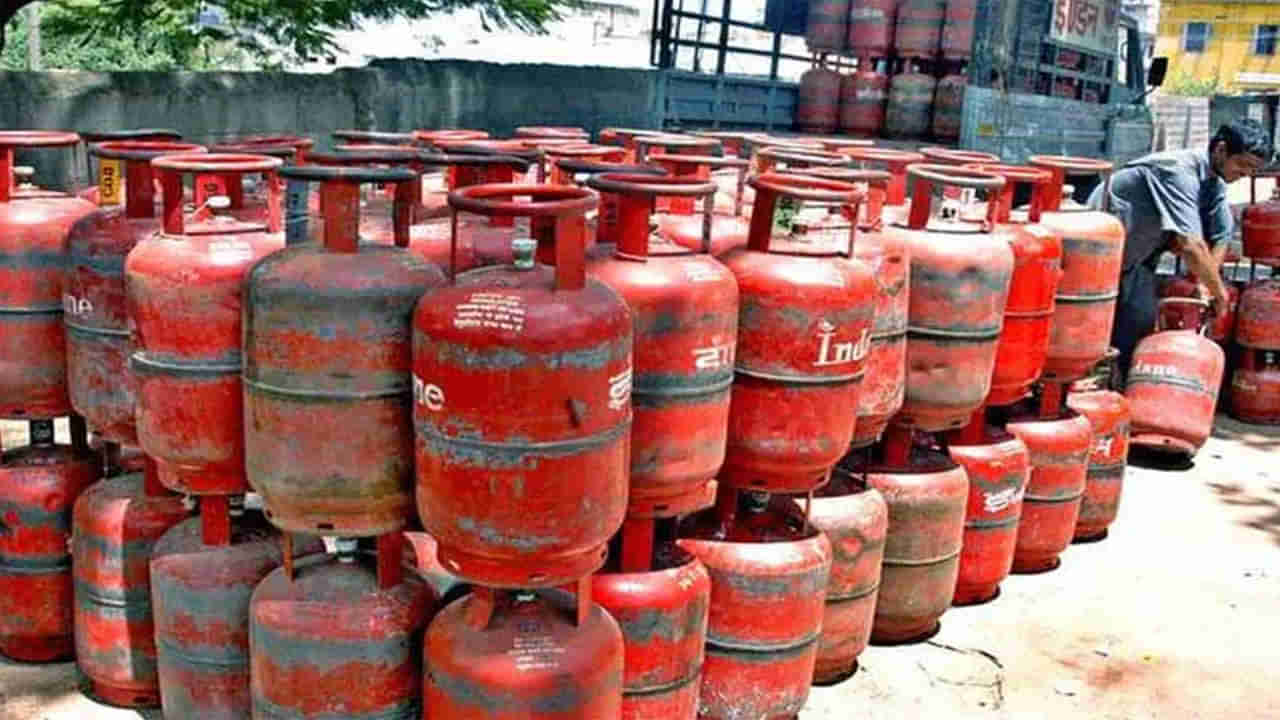 LPG Price Hike: జనం నెత్తిన మరోసారి గ్యాస్ బండ.. భారీగా పెరిగిన ధర.. నేటి నుంచే అమల్లోకి..