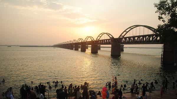 Andhra Pradesh: ప్రాణాలు మింగేస్తున్న గోదావరి.. ప్రమాదాలకు నెలవుగా పిచ్చుకలంక