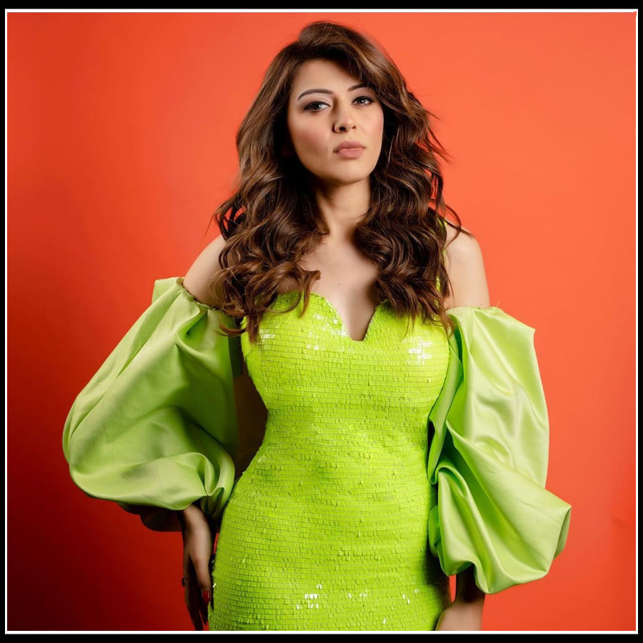 Hansika motwani: దాచలేని కలవరంతో కైపెక్కిస్తున్న 'హన్సిక' ఫొటోస్..