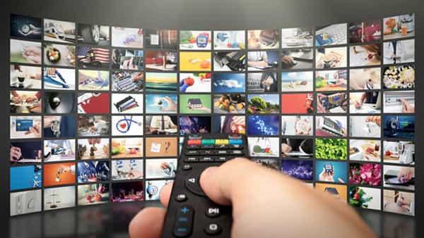 Home Entertainment: ఇంట్లోనే తక్కువ బడ్జెట్లో ఎంటర్టైన్మెంట్.. పొందండి ఇలా..