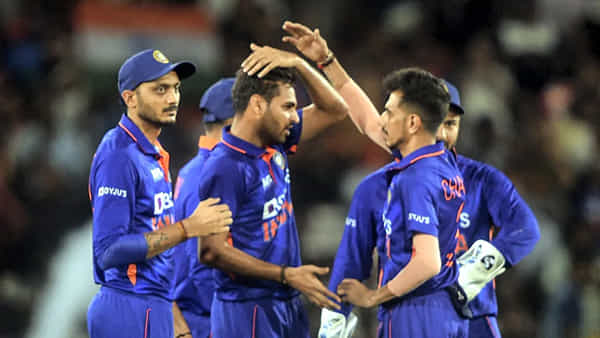 IND vs SA: మా తుజే సలాం పాటతో మార్మోగిన క్రికెట్ మైదానం.. నెట్టింట్లో రోమాలు నిక్కబొడుచుకునే వీడియో..