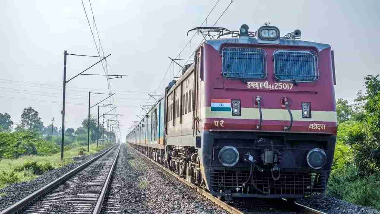 Railway Jobs: టెన్త్ పాస్ అయ్యారా.. రైల్వేలో 5 వేలకు పైగా ఉద్యోగాలు మీ కోసమే