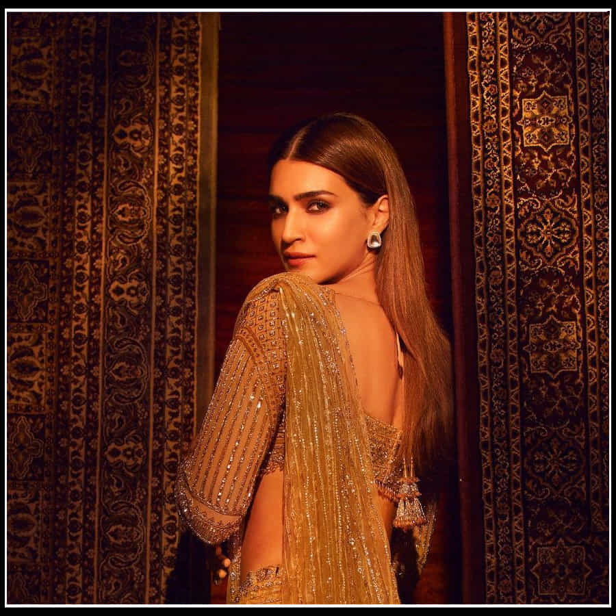 kriti sanon: కొంటె చూపులతో మతిపోగొడుతున్న కృతి సనన్.