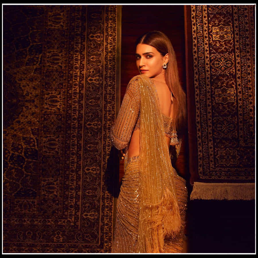 kriti sanon: కొంటె చూపులతో మతిపోగొడుతున్న కృతి సనన్.