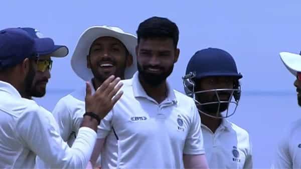 15 ఏళ్లకే ఇంటి నుంచి వెళ్లిపోయి.. కట్ చేస్తే.. రంజీల్లో దుమ్మురేపిన ముంబై ఇండియన్స్ ప్లేయర్.. ఎవరంటే?