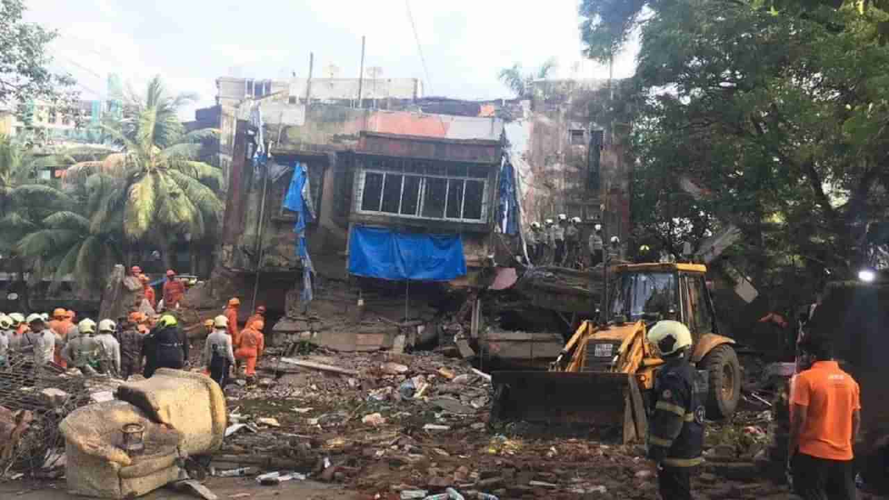 Building Collapse: కుప్పకూలిన నాలుగు అంతస్తుల భవనం.. పెరుగుతున్న మృతుల సంఖ్య.. పరిహారం ప్రకటించిన ప్రభుత్వం