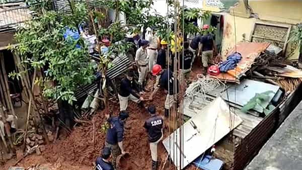 Assam: రుతుపవనాల ప్రారంభంతోనే కుండపోత వర్షాలు.. కొండచరియలు విరిగిపడి నలుగురు మృతి