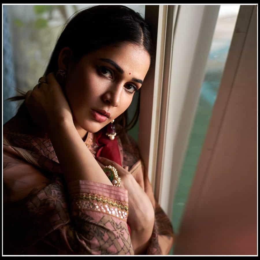 Lavanya Tripathi: మైమరిచిపోయేలా చేస్తున్న లావణ్య పడుచు పసితనం..