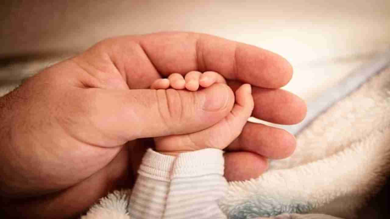 Strange Baby Born: నాలుగు చేతులు, నాలుగు కాళ్లతో వింత శిశువు జననం.. భగవంతుడి ఆవతారంగా భావించి..