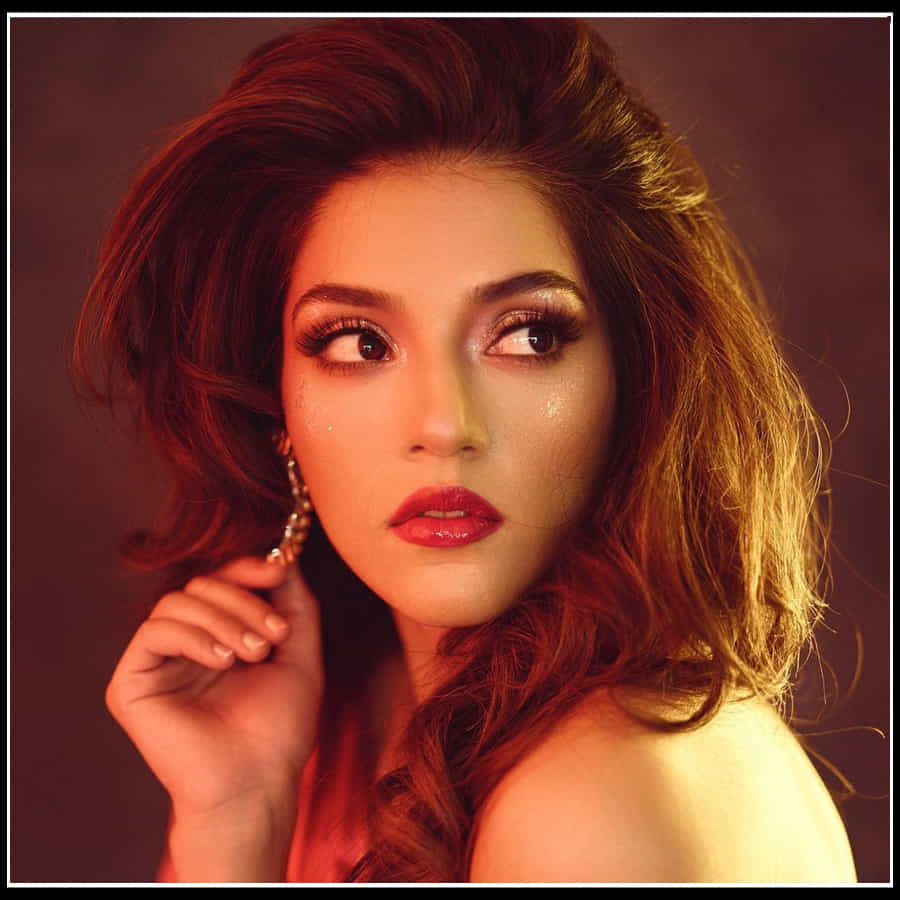 Mehreen Kaur Pirzada: సన్నజాజి తీగలా తళుక్కుమన్న మెహ్రీన్..