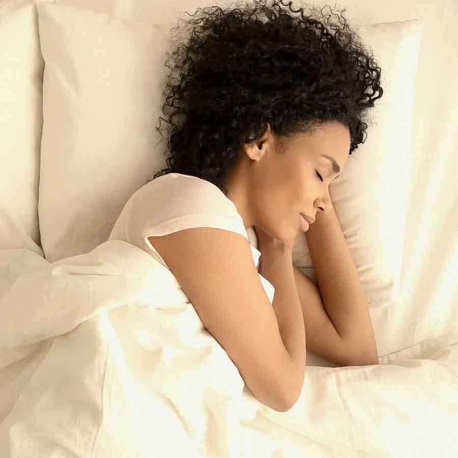 మంచి నిద్ర ఆరోగ్య సమస్యలకు మందు లాంటిది. ప్రతి రోజూ 8 గంటలపాటు నిద్రపోతే తలనొప్పి అనేది రాదు