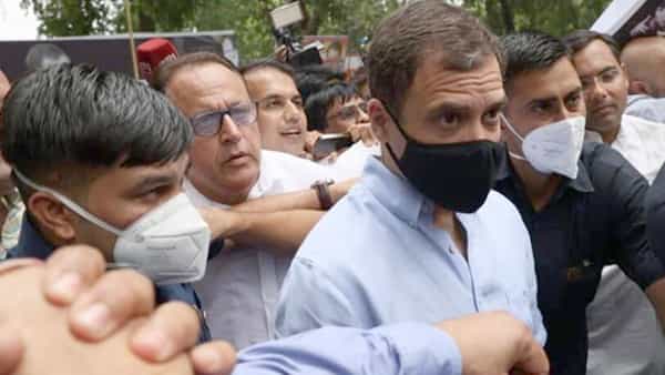 National Herald Case: రాహుల్ విచారణపై భగ్గుమన్న కాంగ్రెస్ శ్రేణులు.. దేశ వ్యాప్తంగా ఆందోళనలు, ఈడీ ఆఫీసుల ముట్టడి..
