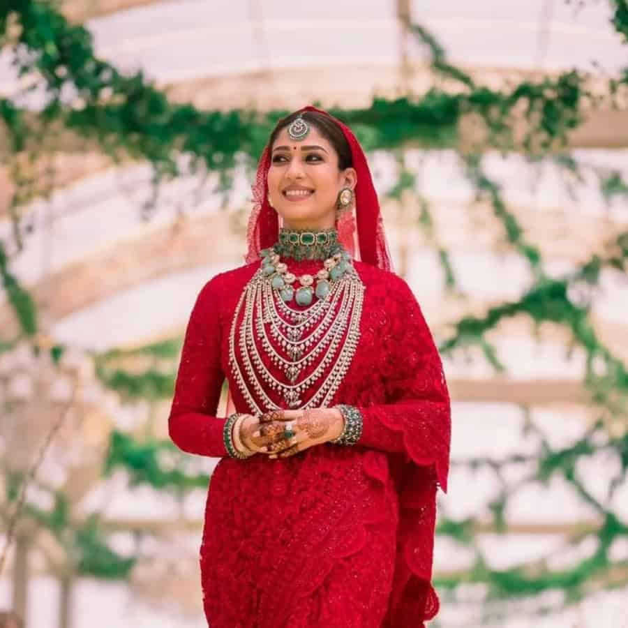 ఒకొక్క సినిమాకు నయనతార దాదాపు 7 కోట్ల వరకు తీసుకుంటుందని తెలుస్తుంది. 