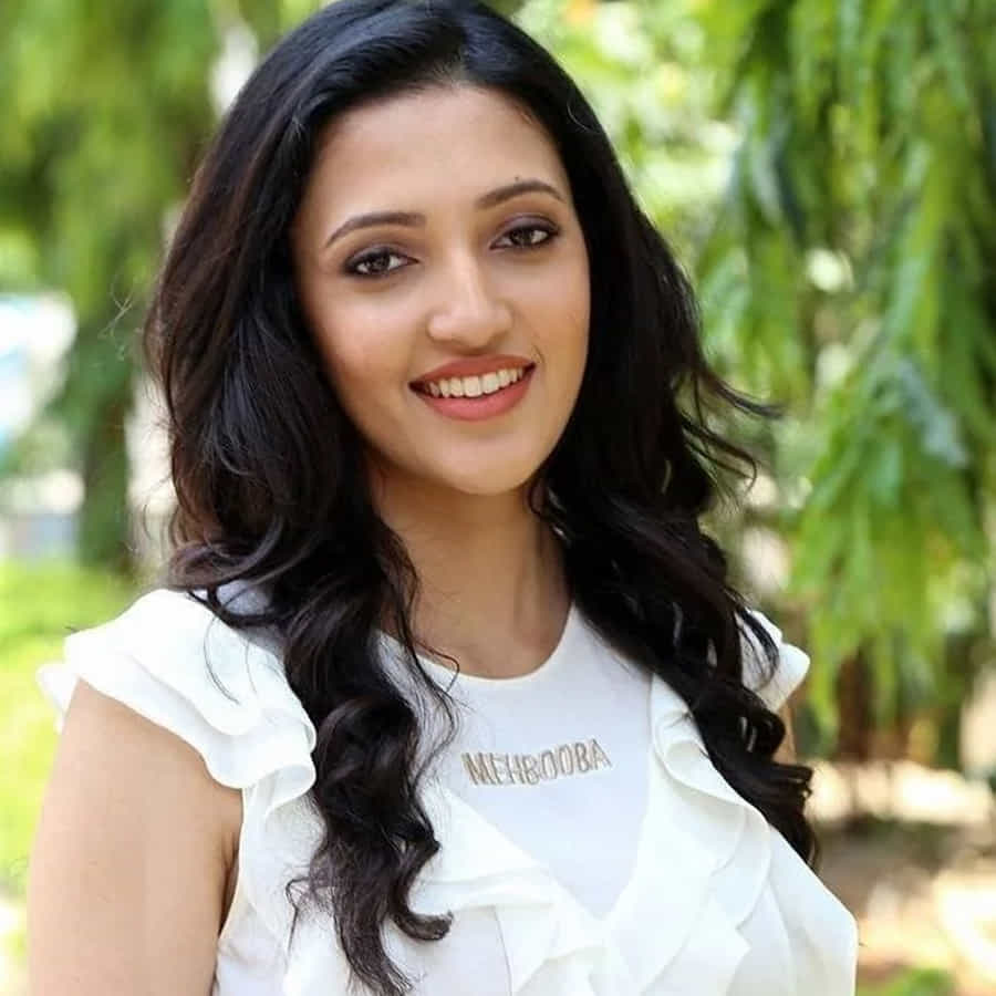  రూల్స్ రంజన్ అనే ప్రాజెక్టును కూడా మొదలు పెట్టేశాడు ఈ యంగ్.. రొమాంటిక్ కామెడీ ఎంటర్టైనర్ గా రాబోతున్న ఈ మూవీలో కిరణ్ సరసన హీరోయిన్ నేహా శెట్టిని ఎంపిక చేశారు. .