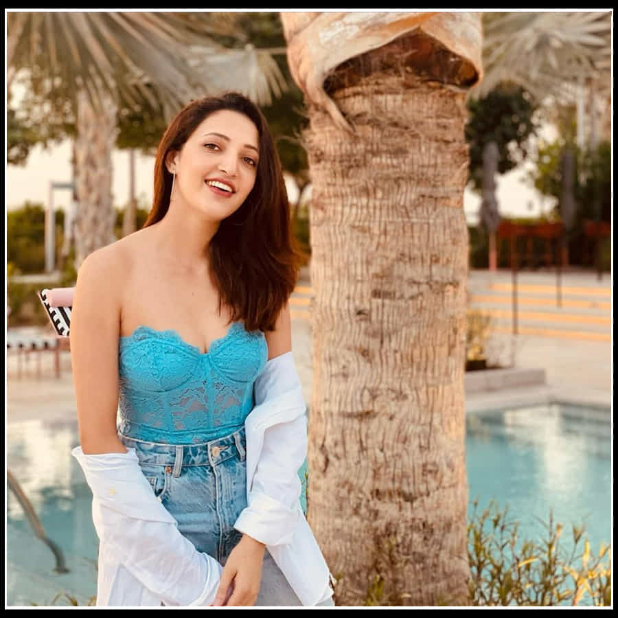 Neha Shetty: చూపుతిప్పుకోనివ్వకుండా చేస్తున్న టిల్లు గర్ల్ ఫ్రెండ్.. నేహా శెట్టి ఫొటోస్