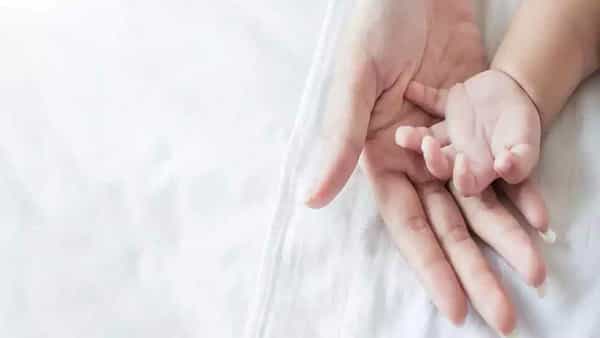 Viral News: అరుదైన ఘటనతో వారి ఆనందం నాలుగు రెట్లు.. 5 లక్షల మందిలో ఒకరికి మాత్రమే ఇలా..
