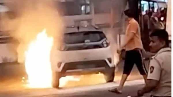 Electric Car Fire: Tata Nexon EV కారులో మంటలు.. విచారణకు ఆదేశించిన ప్రభుత్వం.. టాటా మోటర్స్ ఏం చెప్పిందంటే..