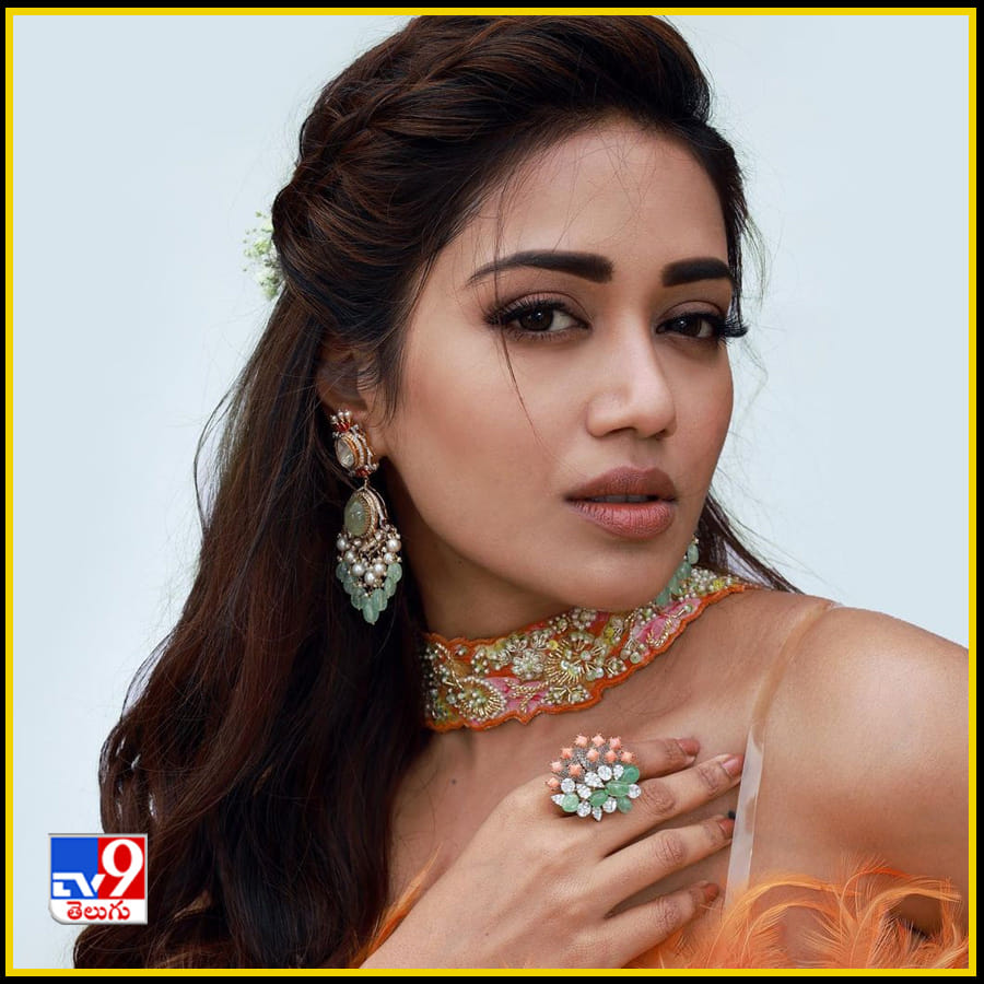 Nivetha Pethuraj New Photos. Credit by:Nivetha Pethuraj/Instagram