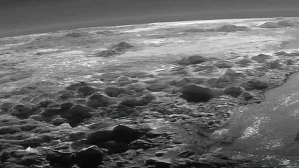 Pluto Video Viral: ప్లూటోగ్రహంపై వెండి కొండలా మంచు పర్వతాలు.. షాకింగ్ వీడియో సోషల్ మీడియాలో వైరల్..
