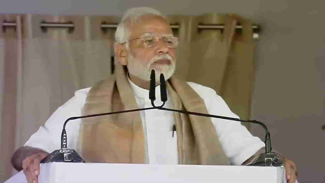 PM Modi: వారసత్వ రాజకీయాలపై మరోమారు విమర్శలు.. రాష్ట్రపతి పూర్వీకుల గ్రామంలో ప్రధాని పర్యటన