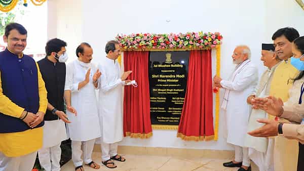 Maharashtra Politics: ప్రధాని మోదీ మహారాష్ట్ర పర్యటన.. మంత్రి ఆదిత్య థాక్రేకు చేదు అనుభవం.. సీఎం ఉద్దవ్ ఏమన్నారంటే..