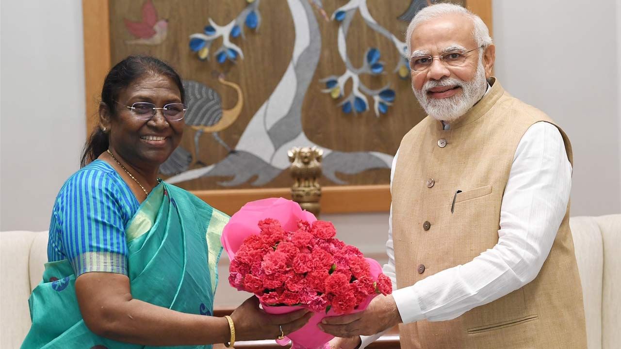 PM Modi Meets Droupadi Murmu: ఎన్డీయే రాష్ట్రపతి అభ్యర్థి ద్రౌపది ముర్ముతో భేటీ అయిన ప్రధాని మోదీ..