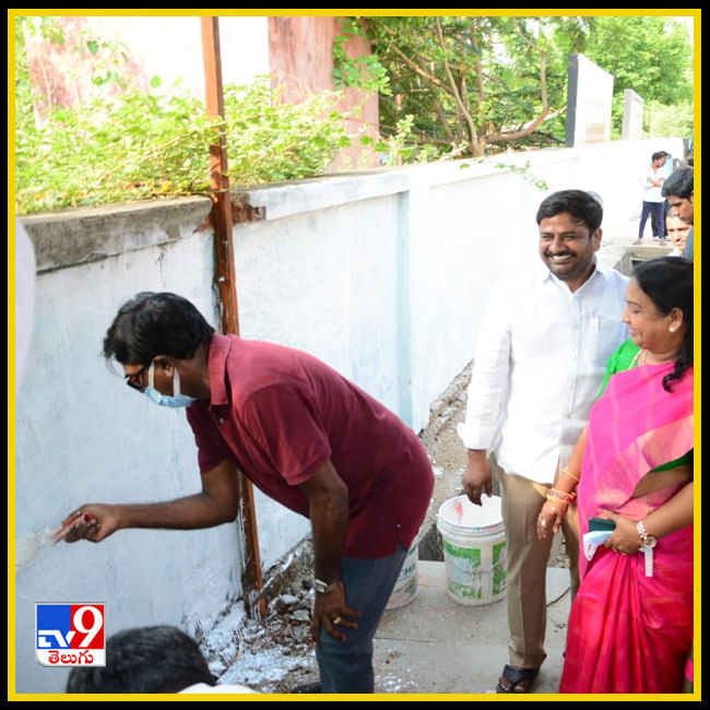 పెయింటర్ గ మారిన  మంత్రి పువ్వాడ అజయ్