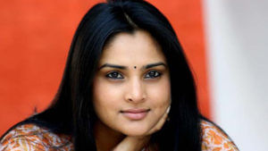 Actress Ramya: అసభ్యకర కామెంట్స్ చేసిన నెటిజన్.. పోలీసులకు ఫిర్యాదు చేసిన హీరోయిన్