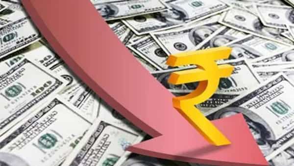 Rupee at Record Low: మరింత బక్కచిక్కిన రూపాయి మారకం విలువ.. రికార్డు కనిష్ఠ స్థాయికి..