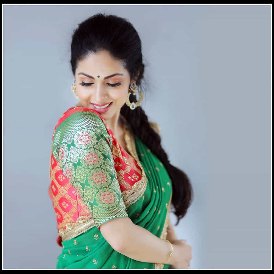 sadha: వన్నె తగ్గని వయ్యారి.. చిరునవ్వుతో మతిపొగోట్టే్స్తున్న హీరోయిన్ సదా..