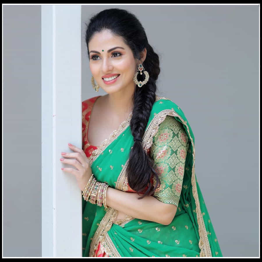 sadha: వన్నె తగ్గని వయ్యారి.. చిరునవ్వుతో మతిపొగోట్టే్స్తున్న హీరోయిన్ సదా..