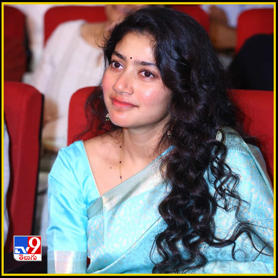 విరాట పర్వం ప్రీ రిలీజ్ ఈవెంట్ లో మెరిసిన అందాల కుసుమం
