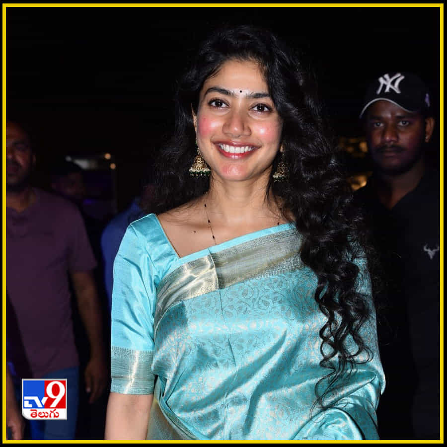 విరాట పర్వం ప్రీ రిలీజ్ ఈవెంట్ లో మెరిసిన అందాల కుసుమం