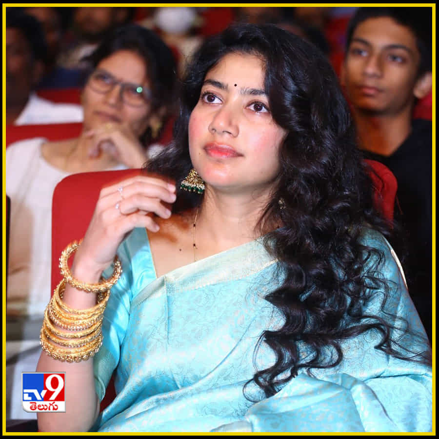 విరాట పర్వం ప్రీ రిలీజ్ ఈవెంట్ లో మెరిసిన అందాల కుసుమం