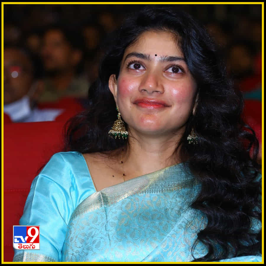 విరాట పర్వం ప్రీ రిలీజ్ ఈవెంట్ లో మెరిసిన అందాల కుసుమం