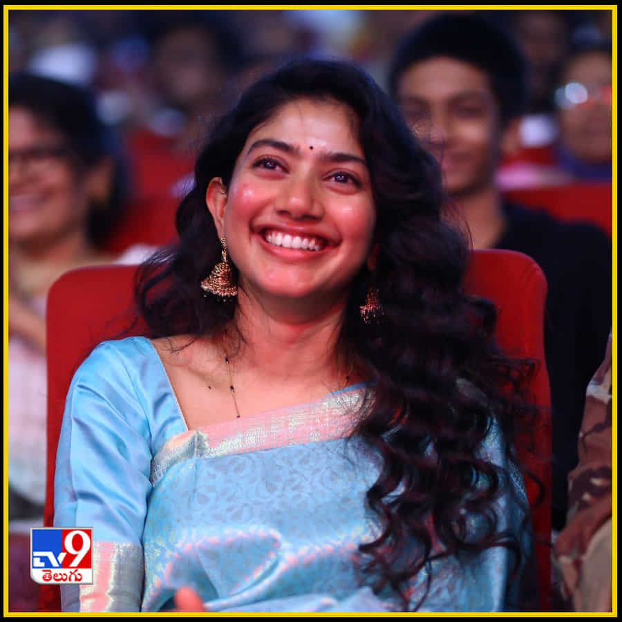 విరాట పర్వం ప్రీ రిలీజ్ ఈవెంట్ లో మెరిసిన అందాల కుసుమం