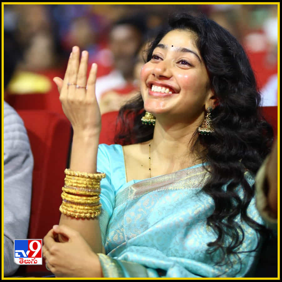 విరాట పర్వం ప్రీ రిలీజ్ ఈవెంట్ లో మెరిసిన అందాల కుసుమం