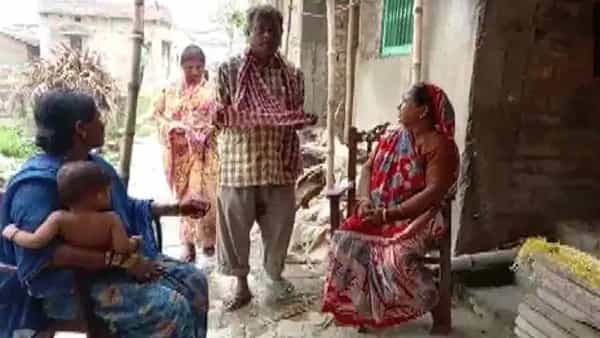 ఆస్పత్రి సిబ్బంది నిర్వాకం.. మృతదేహం ఇచ్చేందుకు లంచం డిమాండ్.. జోలె పట్టుకుని బిచ్చమెత్తిన తండ్రి