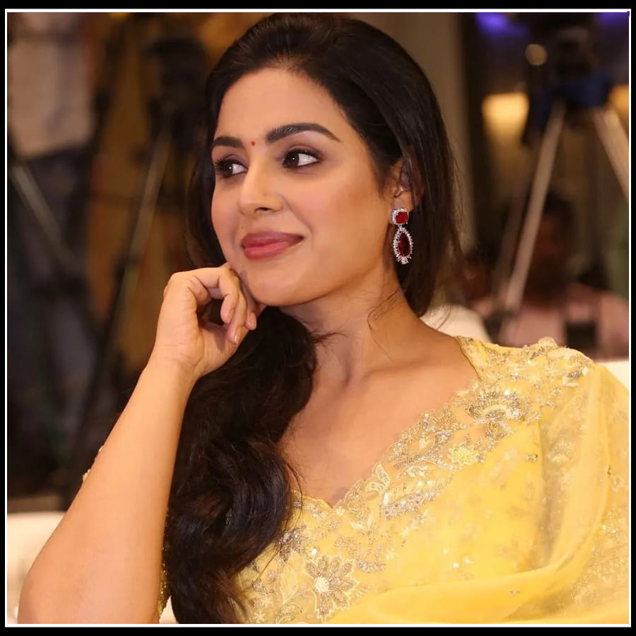 Samyuktha Menon: చీరకట్టులో చిరునవ్వులు చిందిస్తున్న చందమామ.. సంయుక్త మీనన్