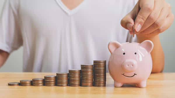 Savings: ప్రతి నెలా రూ.7500 పొదుపుతో మీరూ కోటీశ్వరులు కావొచ్చు.. ఎలాగో తెలుసా?