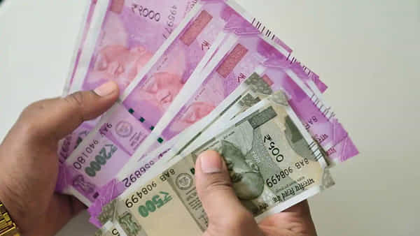 Savings Schemes: పన్ను ఆదా కోసం పెట్టుబడి పెట్టాలా.. ఈ రెండు పథకాలపై ఓ కన్నేయండి.. అధిక లాభాలు కూడా..