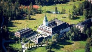 Schloss Elmau Hotel: ఏసీ కూడా లేని ఈ హోటల్‌లో జీ9 శిఖరాగ్ర సమేవేశం..ఈ హోటల్ ప్రత్యేకత ఏమిటో తెలుసా