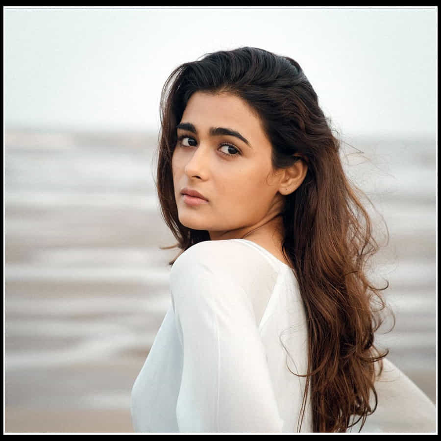 Shalini Pandey:క్యూట్ క్యూట్ స్మైల్లో కవ్విస్తోన్న అర్జున్ రెడ్డి బ్యూటీ షాలిని పాండే