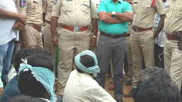 Siddipet: సిద్దిపేట జిల్లాలో తీవ్ర ఉద్రిక్తత.. వంద మంది భూ నిర్వాసితుల అరెస్ట్..!